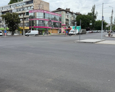 Працювали вночі – у Запоріжжі відремонтували дорогу на важливому перехресті (фото)