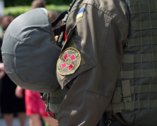 На волосині від смерті: боєць запорізької бригади дивом вижив після влучання снаряда 