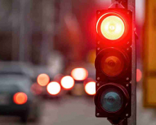Безпека на дорозі: у Запоріжжі планують встановити новий світлофор на Набережній