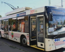 Рух електротранспорту може тимчасово зупинятися - у Запоріжжі через відключення електроенергії працюватимуть автобуси