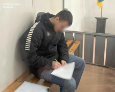 У Запоріжжі 20-річний хлопець підпалював військові автомобілі, фото: Запорізька обласна прокуратура 