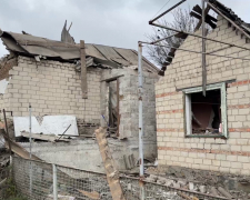 Наслідки обстрілу селища Балабине 8 квітня 2026 року. Фото: Суспільне Запоріжжя