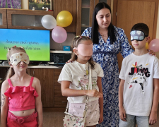 Юні митці подарували колективу Запорізького окружного адміністративного суду радість та піднесений настрій