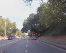 У Запоріжжі патрульні розшукали водія ЗАЗ 1102 після відео з небезпечною їздою