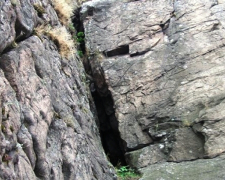 Запорізький блогер показав, як виглядає всередині легендарна хортицька печера - відео