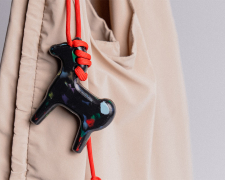 &quot;Коник з Хортиці&quot; - волонтери створили брелок зі 100% переробленого пластику, який  зібрали на острові (відео)