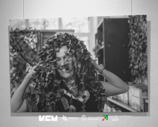 "Плетиво життя": у Запоріжжі відкрилася виставка, присвячена жінкам, які щодня допомагають фронту (фото)