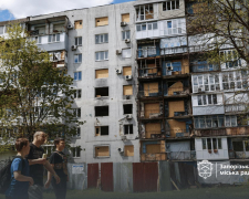 Багатоповерхівка на вулиці Чарівній у Запоріжжі, зруйнована російським обстрілом