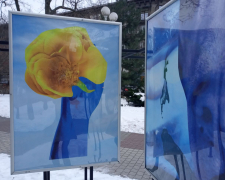 На вулицях Запоріжжя з'явились плакати одного із найвпливовіших у світі колажистів з Данії - фото