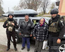 &quot;Мій дім розбомбили - від нього лишився тільки пил&quot; - з села Запорізької області продовжують евакуювати мешканців (відео)