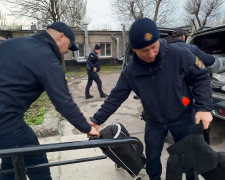 На Запоріжжі рятувальники  евакуювали чоловіка з-під обстрілів, фото: ГУ ДСНС України у Запорізькій області