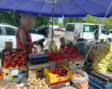 Без документів та дотримання санітарних норм – у Запоріжжі триває боротьба зі «стихійною» торгівлею
