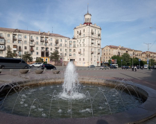 На одній з центральних площ Запоріжжя привели до ладу фонтан - фото