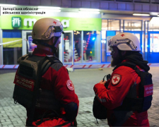 Ввечері 7 січня ворог ударив по торгівельному центру у Запоріжжі - фото і відео наслідків