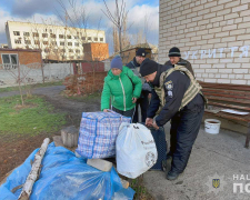 З прифронтового Оріхова евакуювали подружжя, яке понад два роки жило в підвалі (фото)