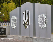 У Запоріжжі вшанували Героїв війни – Алея пам’яті поповнилася новими стендами (фото)