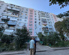 Наслідки атаки по багатоповерхівці в Запоріжжі 6 серпня. Фото: Суспільне