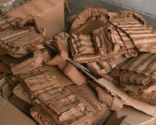 Зручно і безпечно: воїни ЗСУ отримали нові бронежилети та каски