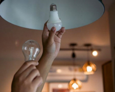 Запорізькі пенсіонери можуть додатково обміняти ще п&#039;ять звичайних ламп на енергозберігаючі