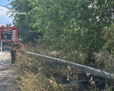 Ворог ударив по запорізьким рятувальникам, коли вони працювали. Фото ГУ ДСНС
