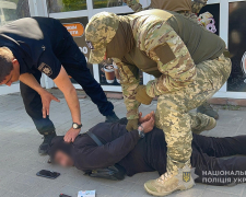 Торгували &quot;інвалідністю&quot; - у Запоріжжі викрили чоловіків, які допомагали ухилянтам виїжджати за кордон (фото, відео)
