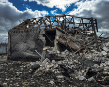 Вибух прогримів біля будинку: росіяни вночі атакували дронами Запорізький район (фото)