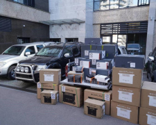 Метінвест передав «Азову» машини та приціли вартістю 40 млн гривень
