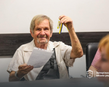 В Запоріжжі вісім родин  отримали нові квартири замість аварійного житла