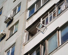 &quot;Схопила котів і вибігла в коридор&quot; - запоріжці оговтуються від чергового удару ворожими шахедами (відео)