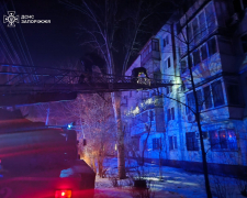 У Запоріжжі горіли багатоповерхівка і приватний будинок - з вогню врятували чоловіка (фото)