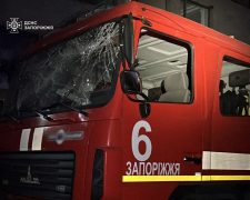 Атакували вдруге — у Запоріжжі росіяни поранили рятувальника під час ліквідації наслідків обстрілу (фото)