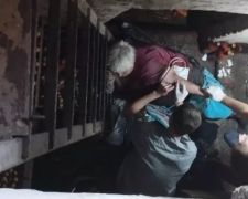 У Запорізькій області жінка провалилася у підвал - фото