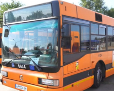 Транспорт з Італії вирушить на маршрути - в Запоріжжі ще шість автобусів готові до роботи (фото, відео)