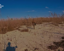 Зухвалий рейд розвідників: на Запорізькому напрямку бійці підрозділу ГУР взяли російських військових у полон (відео)