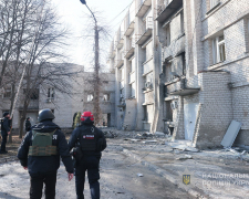 "На цій локації працювати не буде": у Запоріжжі пошкоджений дроном пологовий будинок готують до переїзду (відео)