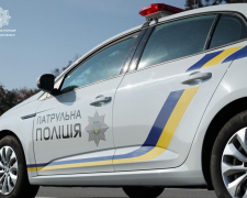 Патрульні швидко знайшли автомобіль утікача, який скоїв ДТП та втік