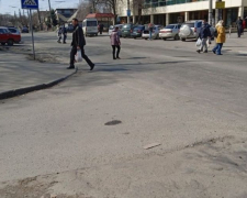 Запоріжці гуляють на вулицях та роблять покупки під час сигналу повітряної тривоги
