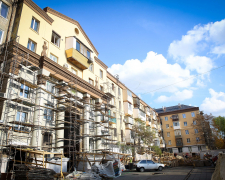 Як власники квартир в понівечених багатоповерхівках бачать відновлення після ракетних обстрілів Запоріжжя