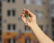 Велика прийомна родина, яка  евакуювалася з Новомиколаївки, у Запоріжжі отримає новий дім