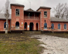 Перлина українського модерну: російські КАБи зруйнували будинок культури на Запоріжжі (фото)