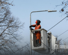 У Запоріжжі модернізували освітлення, встановили LED-ліхтарі, оновили мережі та зменшили витрати на електроенергію