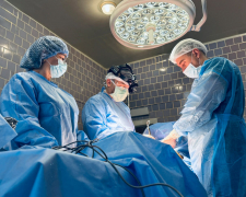 "Діаліз — це важкий шлях": запорізькі лікарі успішно провели дві унікальні трансплантації нирок (фото)