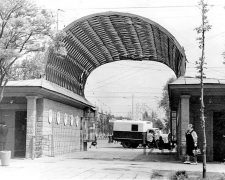 Хто насправді є архітектором найзнаменитішого запорізького туалету -  феномен «безправного авторства»