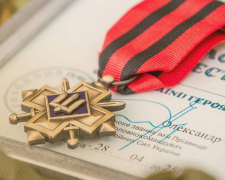 Нагорода від Головнокомандувача: відомий актор із Запоріжжя отримав бойову відзнаку (фото)