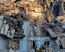 Мешканці зруйнованої запорізької багатоповерхівки розповіли про момент ракетного удару - відео