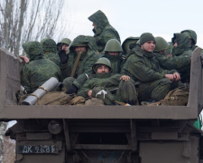 В центрі окупованого селища Запорізької області російські військові влаштували бійку - відео