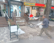 У центрі Запоріжжя підприємець зберігав купу будівельного сміття