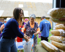 Метінвест передав громадам Запорізької та Донецької областей соціальний хліб