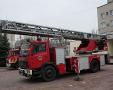 Запорізькі рятувальники отримали від німецького клубу Mercedes-Benz з 30-метровою драбиною