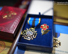 У Запоріжжі родинам захисників передали 37 державних та відомчих нагород, фото: ЗОВА